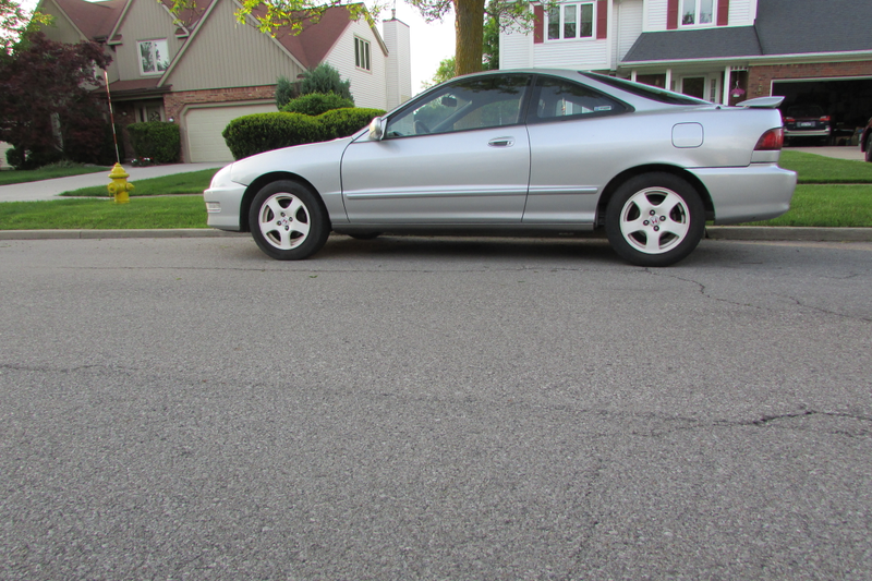 Illustration for article titled Anybody want my Integra?